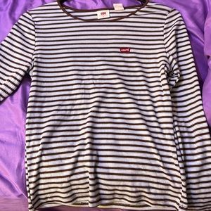 levi long sleeve top